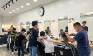 Cari Barber Shop di Kabupaten Lahat? Cek 20 Alamat Ini, Termasuk Shipsea dan The Kong!