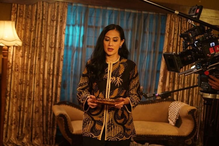 Diah Permatasari Beraksi sebagai Cewek Gila di Film *Rego Nyowo*